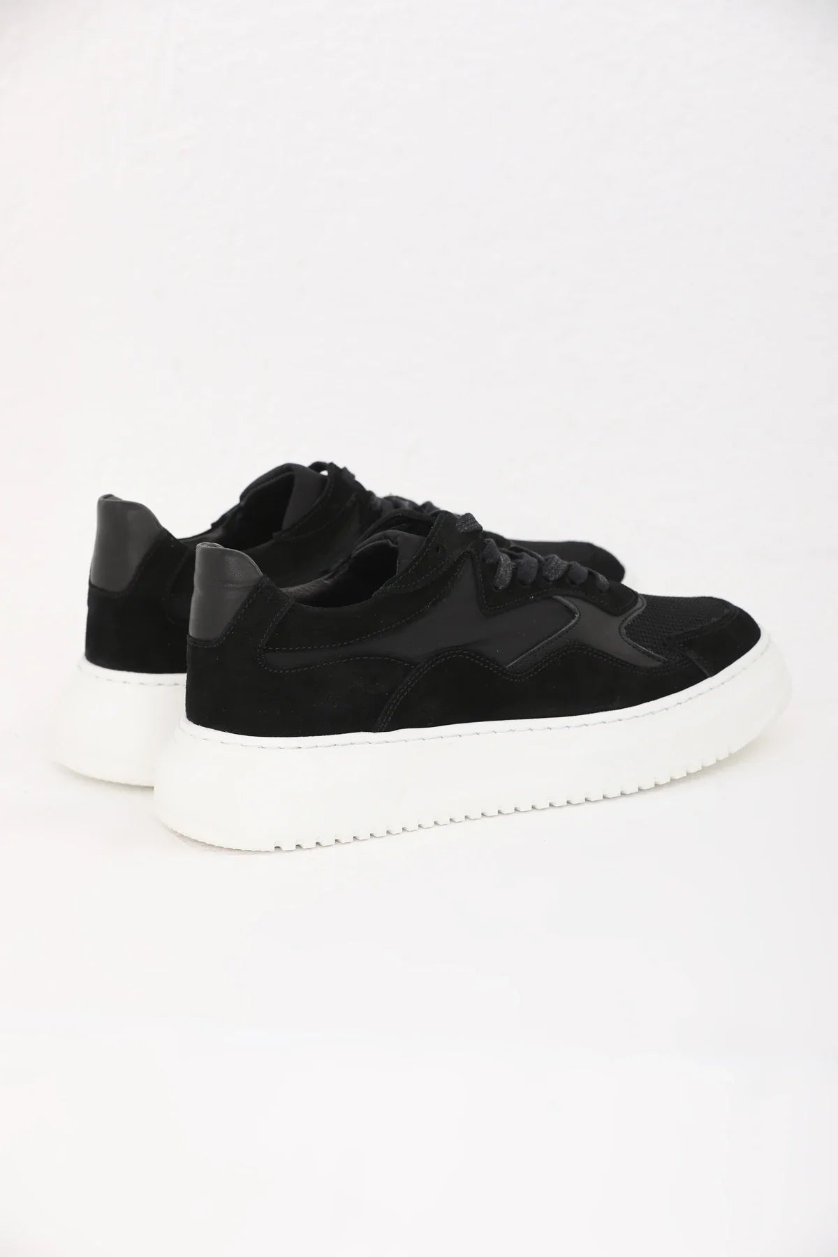 Black Sneakers F-602