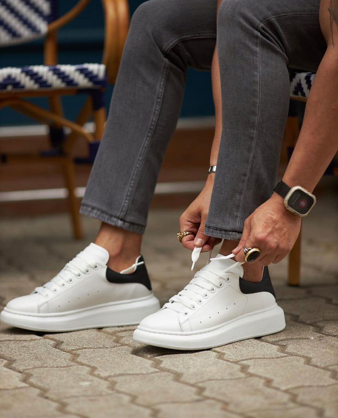 Choosing the Right Sneakers for Different Activities: Running, Cross-Training, and Casual Wear