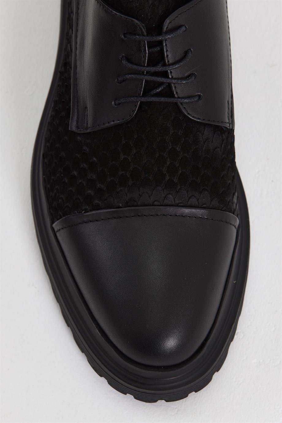 Black Raco Derby