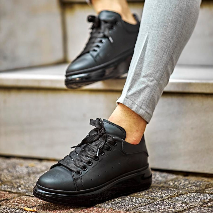 Black Fronz Sneaker