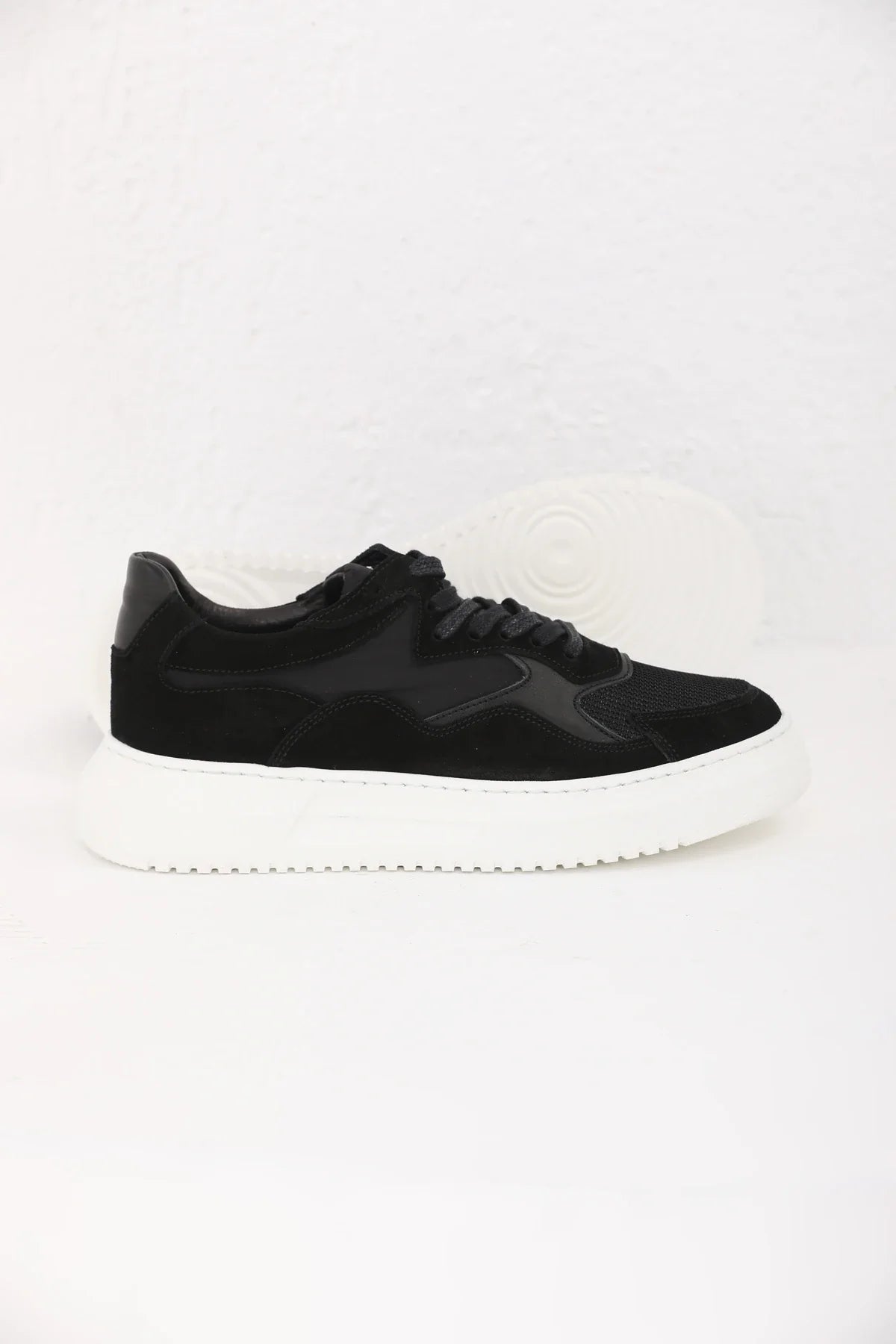 Black Sneakers F-602