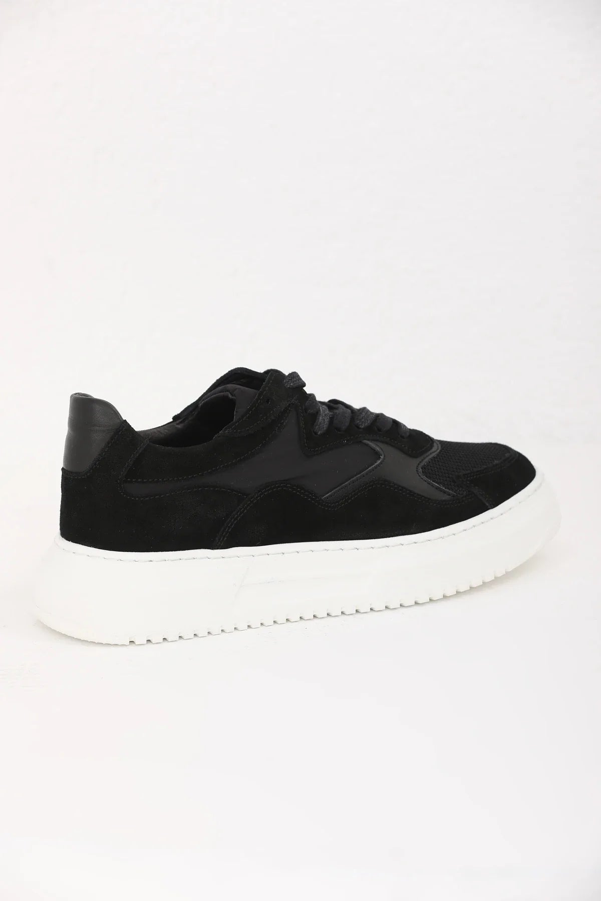 Black Sneakers F-602